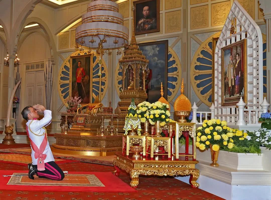 泰王玛哈奢靡,玛哈国王的奢靡生活