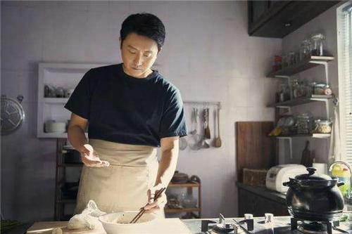 《以家人之名》还在热播，齐明月和李海潮的新剧就要来了