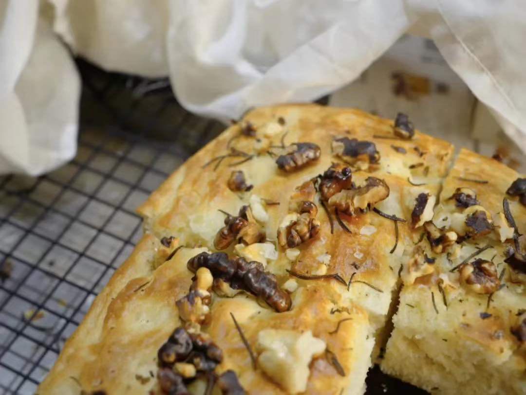 家要有人住才有灵气,家应该有两个繁华都市的栖身之所