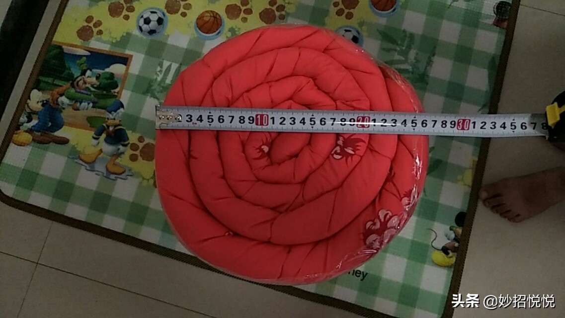 被子冬天简单方便收纳,最省空间的棉被收纳