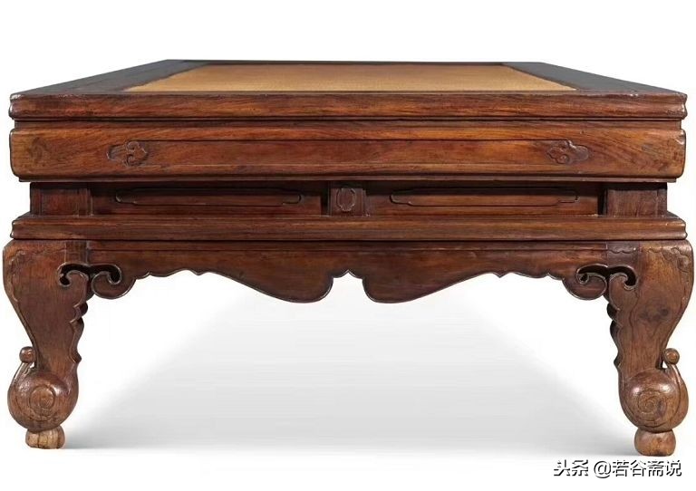 你看这张榻：破旧吗？破旧！大气磅礴吗？没觉得！可它值3105万！