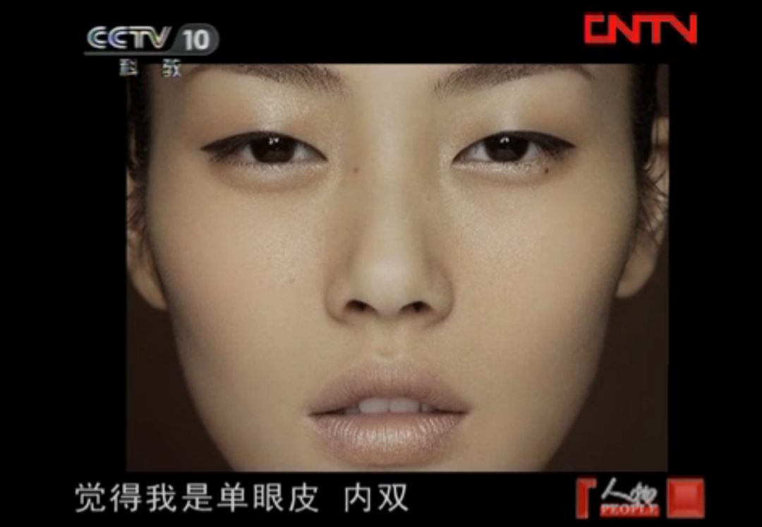 刘雯一年参加了几场时装周,刘雯时隔三年再登秀场气势依旧