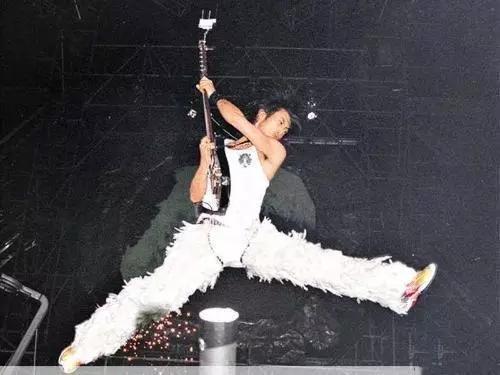 这么多年了，你终于想起来自己还是个演员？