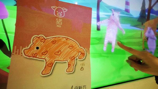 日夜不同科技感，春节潮玩创新方