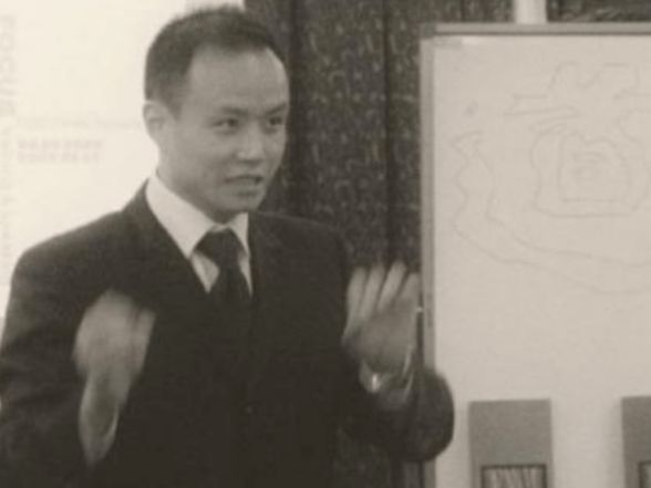 乐嘉真实的经历,人生导师乐嘉为什么最后沦落出家