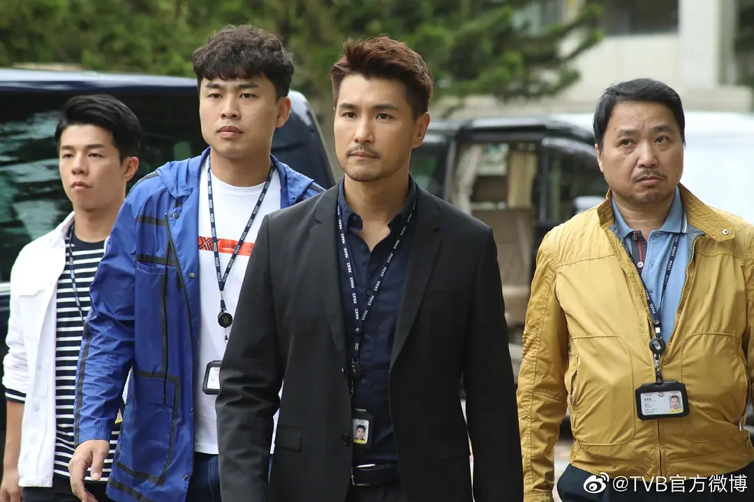 21年评分最高十部悬疑剧,《窥探》仅第4,《城市的边缘》进前3