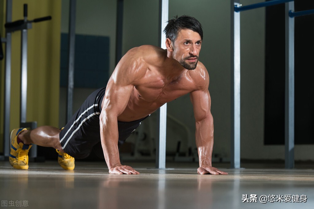 标准俯卧撑做15个,初级俯卧撑训练方法及计划