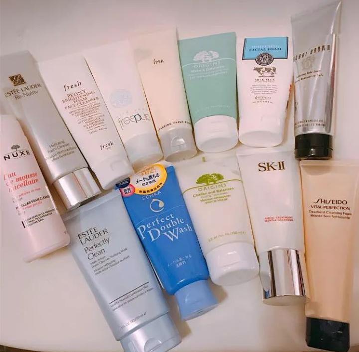 氨基酸洗面奶与普通洗面奶哪个好,氨基酸洗面奶还是美白洗面奶好用