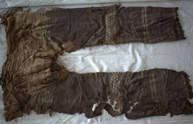 为何汉晋贵族不骑马？不只因为马具不完善，而是他们穿着开裆裤