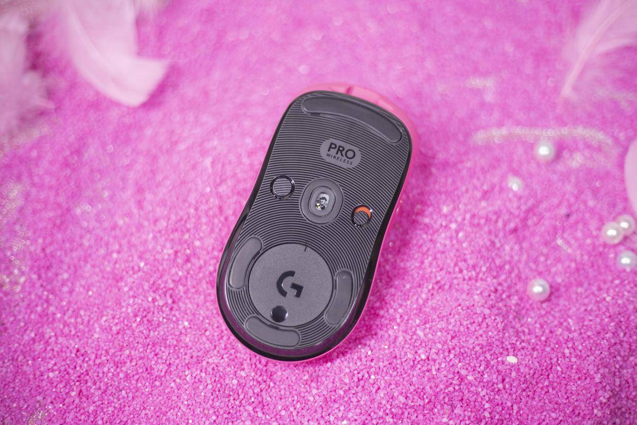 罗技鼠标gpw三代樱花粉,罗技prowireless鼠标测评