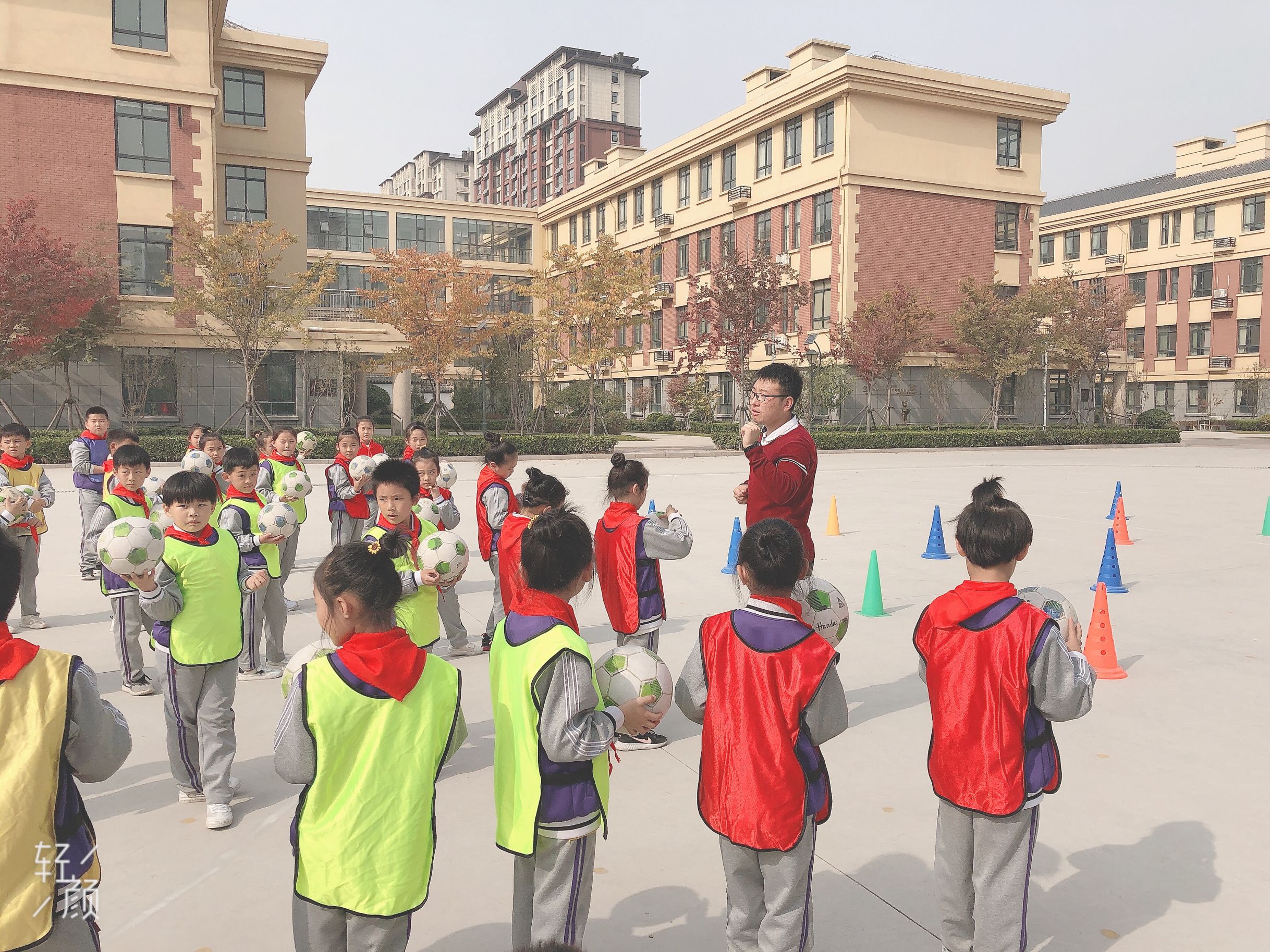 展体育课堂风采促青年教师成长,体育教研课简报