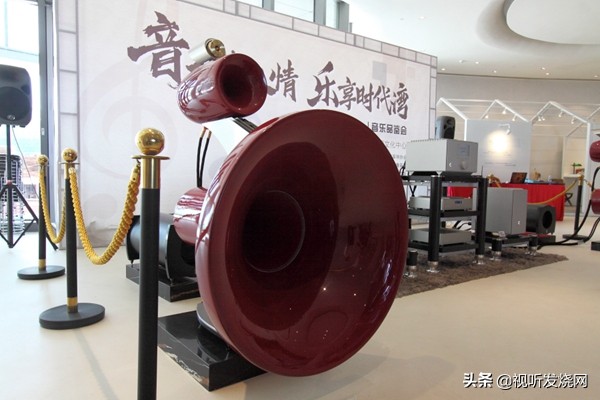 亦文亦武篆书,亦文亦武尽态极妍