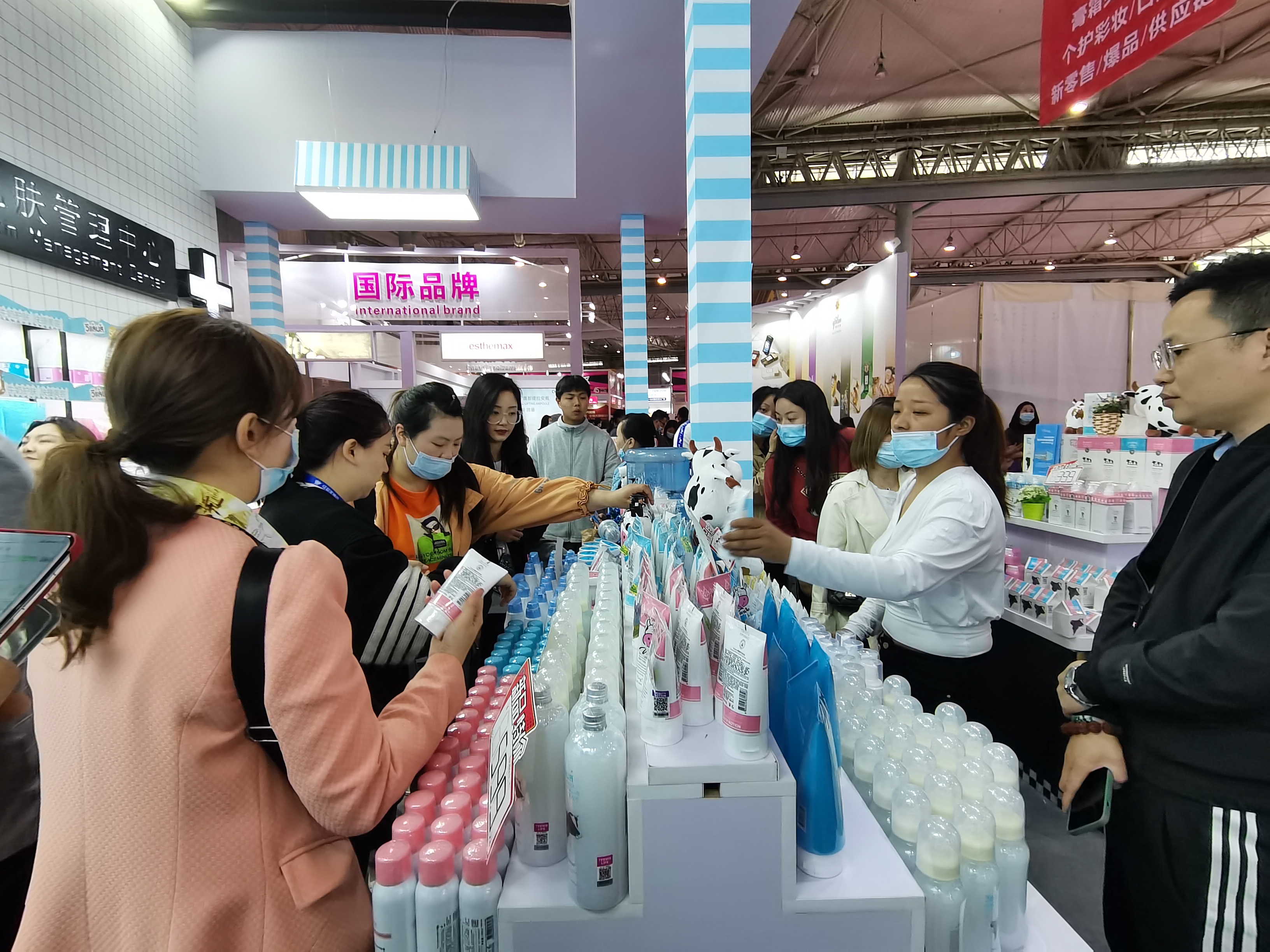 Vlanse葳兰氏牛奶小屋加盟连锁,都有哪些加盟优势?