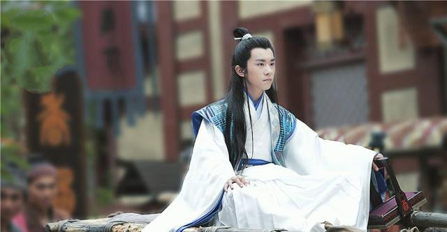 皇帝下棋输一子杀一人,君王下棋