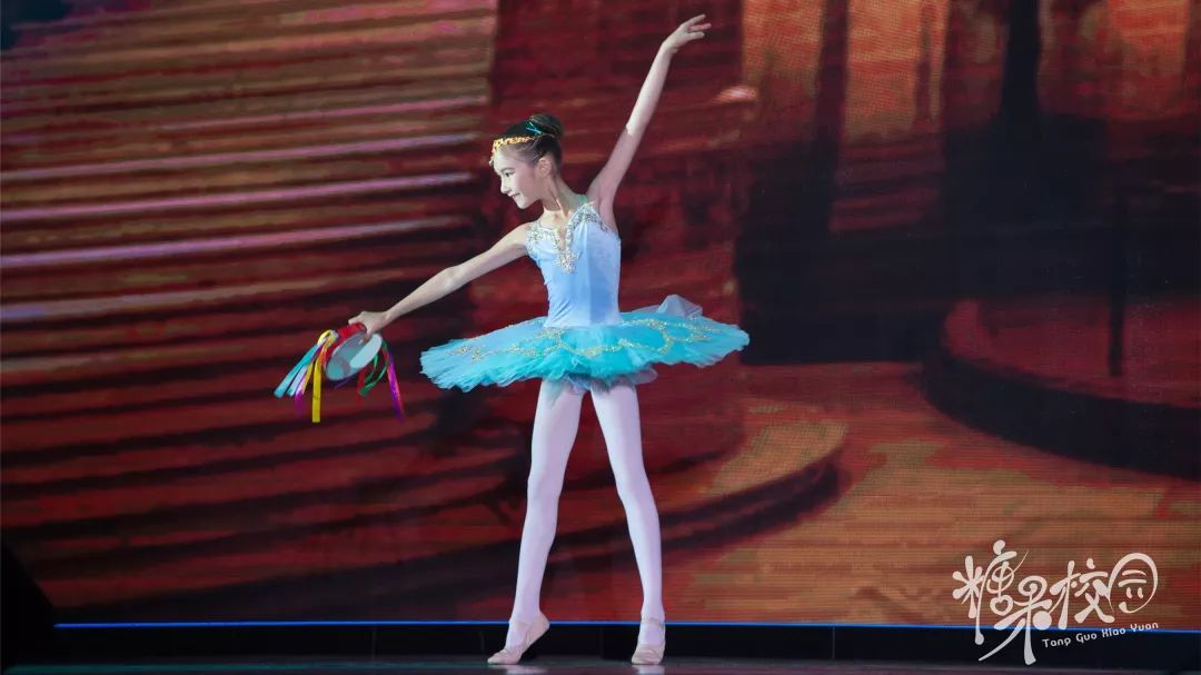 缘聚求实谱写历史篇章展望未来开启迢迢征程昆十中白塔新年盛会