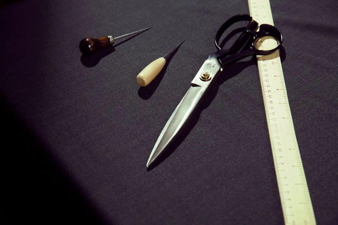 浣庤皟鐨勭敺鍚屼簨,娌夐粯瀵¤█鐨勭敺鍚屼簨