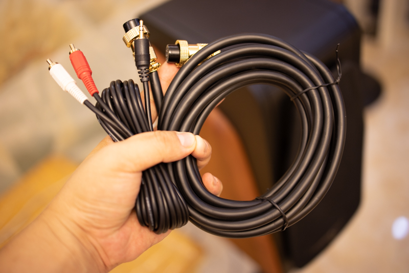 惠威m300mk2是多媒体音箱吗,客厅嵌入式音箱