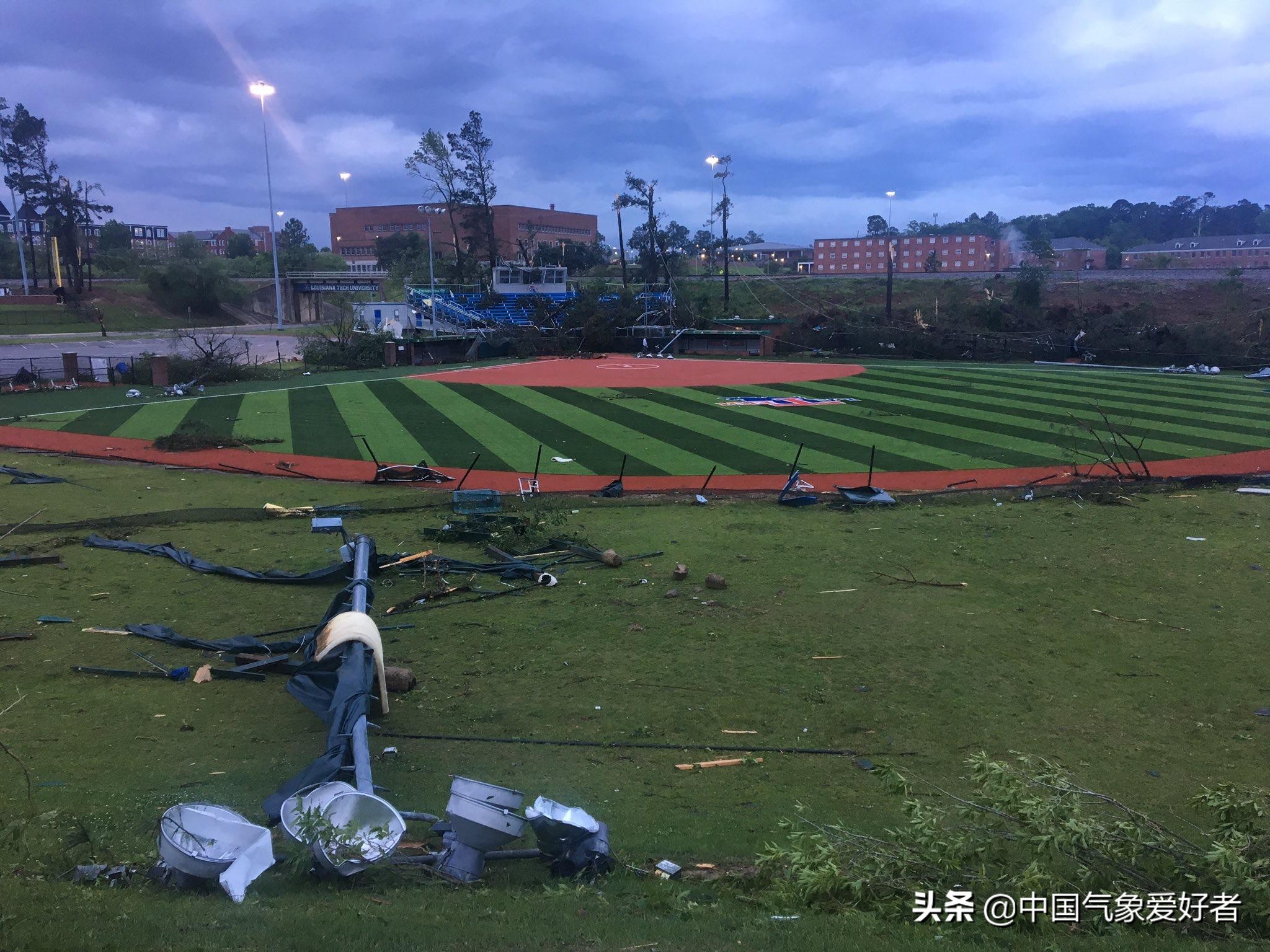 灾难性龙卷风袭击,超强龙卷风袭击美国