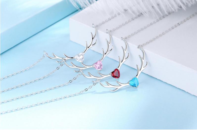 心仪的女孩过生日送什么礼物合适,怎么给女朋友选礼物能让她想着我