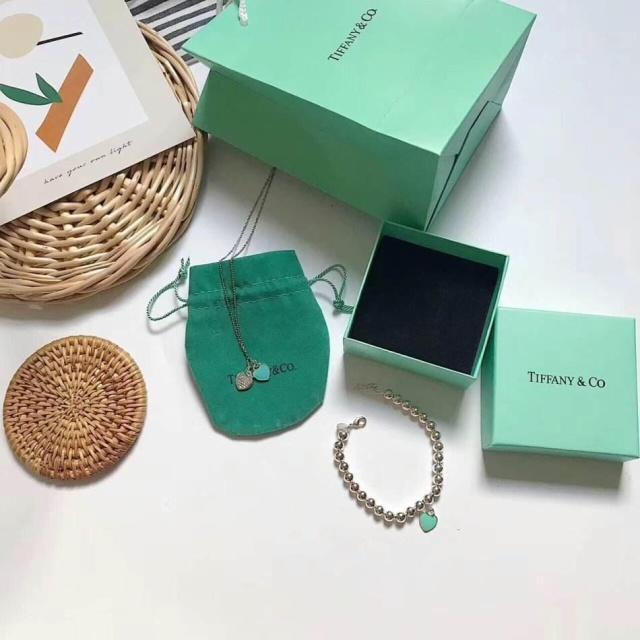 潘通的个人资料,什么是潘通流行色