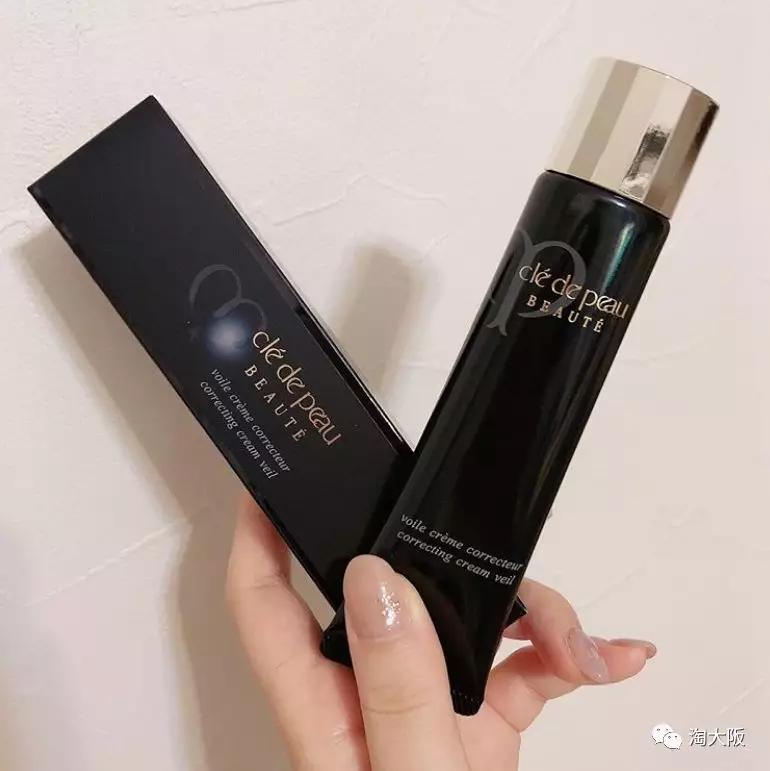 美妆界的cp组合,cpb光缎粉霜和cpb长管隔离