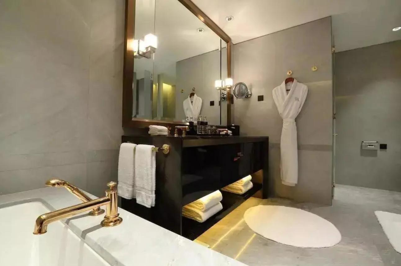 卫生间异味快速消除,卫生间味大怎么除臭