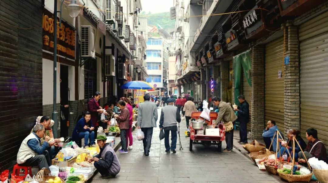 两年卖出2.61亿包纸巾,藏在县城的亿万生意