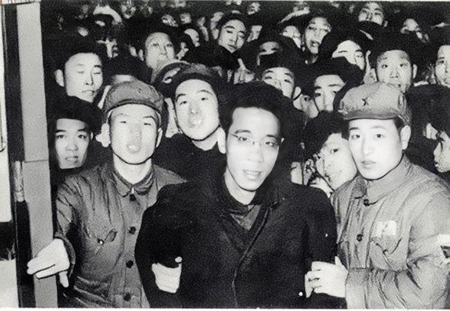 奸商卖假药给志愿军，多名战士感染牺牲，毛主席怒斥：该杀