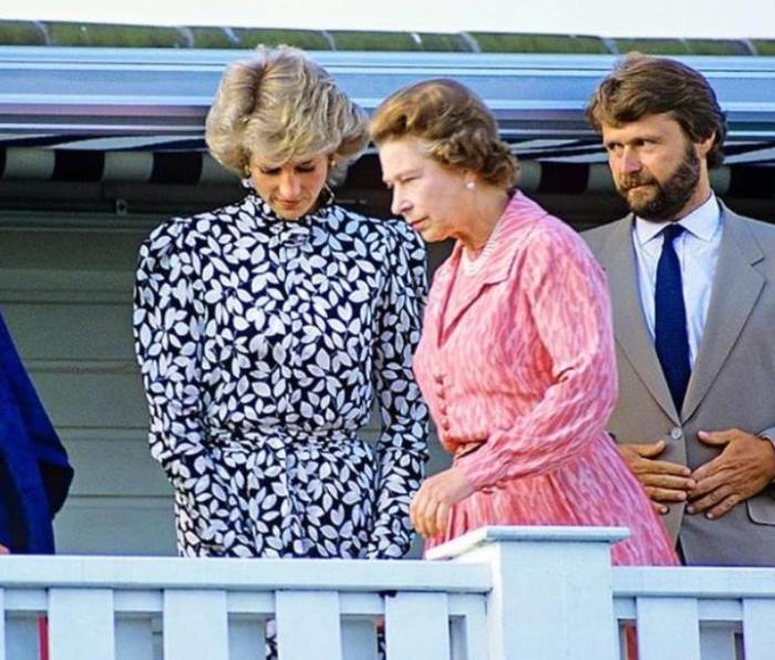 查尔斯对戴安娜的温馨瞬间,戴安娜为什么要和查尔斯撕破脸