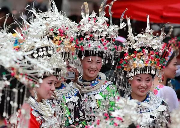 100多块钱的银戒指是真的吗,真的会有人花几千万买一个手表吗