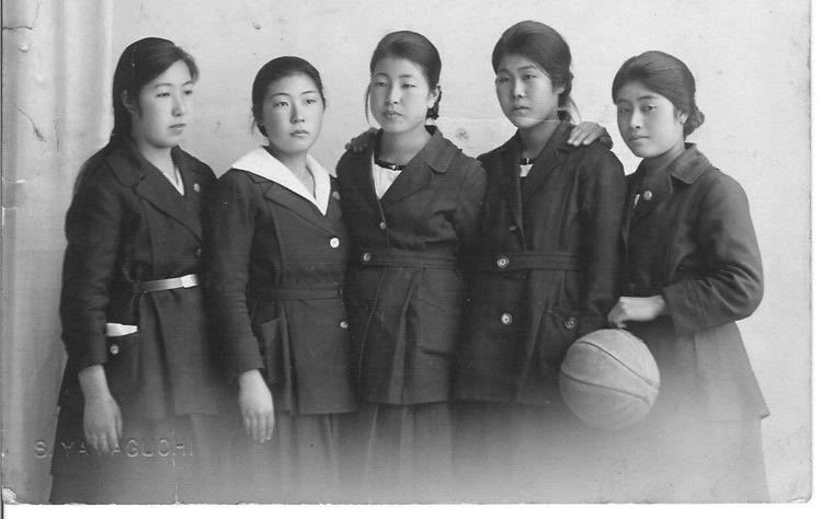 日本初中女生校服水手服冬装,为什么女生校服是水手服