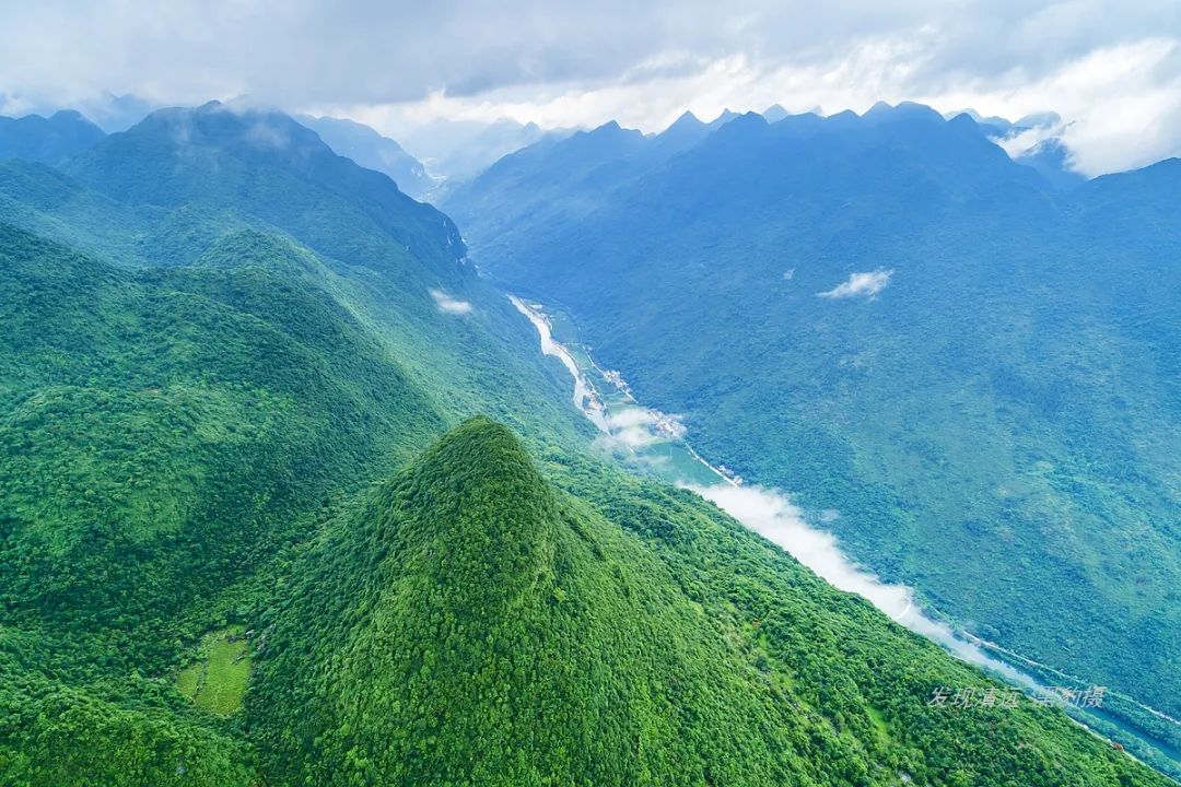 徒步穿越秦岭无人区,徒步穿越喀斯特森林