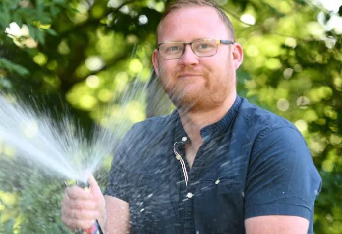 小伙子买彩票中1000万彻夜难眠,小伙买彩票中几百万却十分沮丧