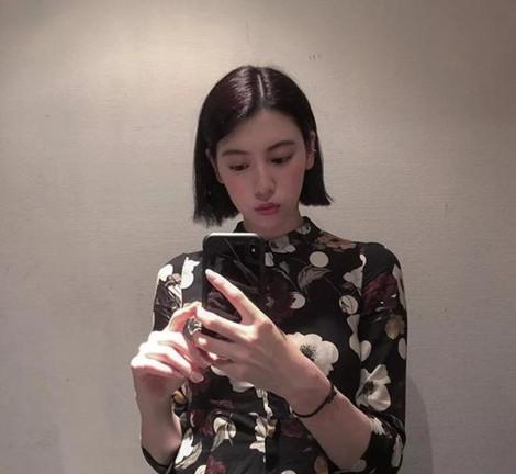 适合发量少女孩的炫酷发型,适合25-26岁女孩的今年流行发型