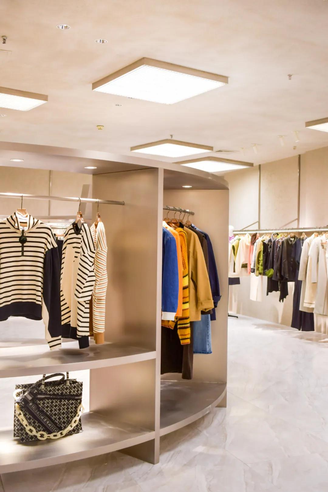 乌鲁木齐买手店有多酷？潮流搭配师坐镇，内藏咖啡吧，一秒出片