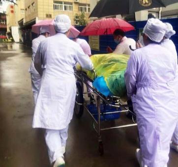 抗疫防痨守护健康呼吸宣传海报,抗击疫情防控结核病