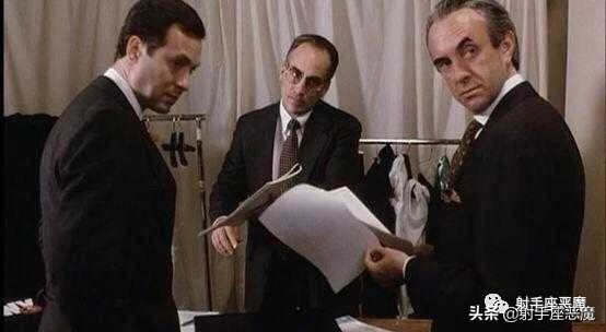 《门口的野蛮人》：史上最强收购案，商学院必修案例，不可不看！