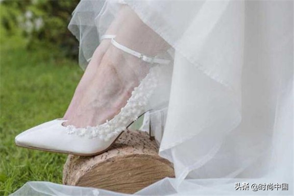太好看了吧！！！小编精选5款天仙婚鞋，Angelababy、刘诗诗都爱它！