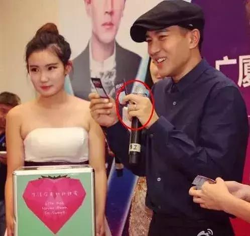 刘恺威杨幂离婚，男方被黑吃瓜群众暂不站队