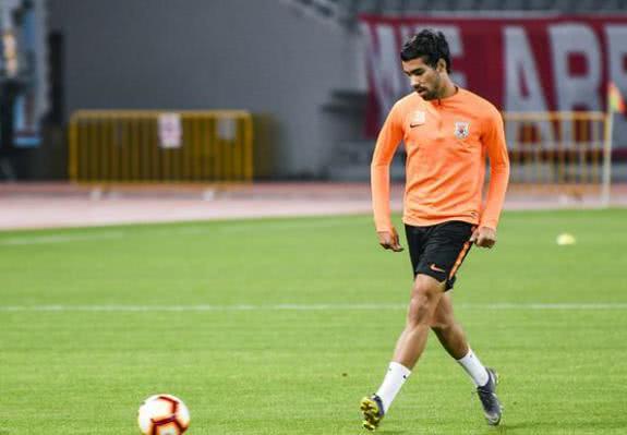 鲁能被裁判吹黑哨,鲁能进球被吹裁判怎么回应