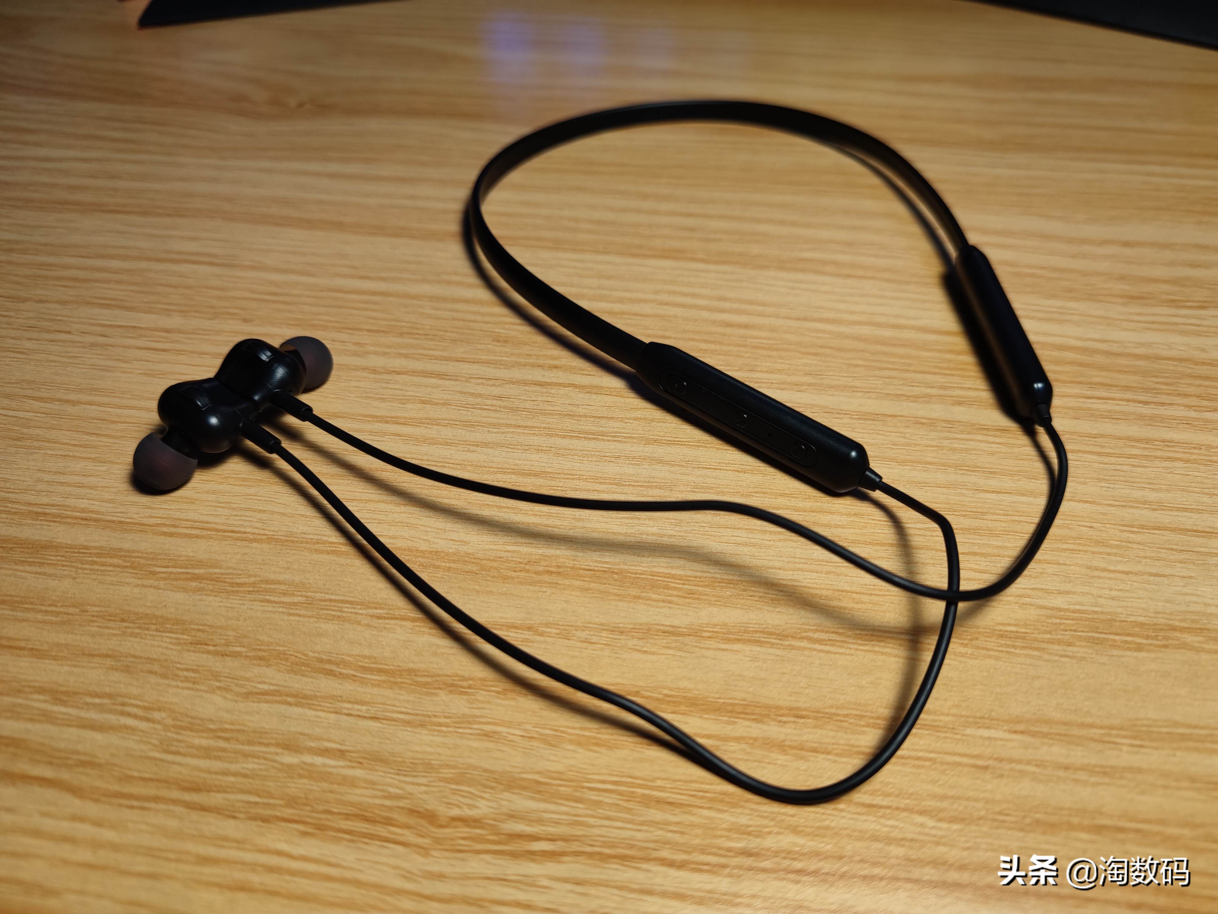 消费再降级:19块钱蓝牙无线耳机配双动圈+AAC音频编码,开箱晒单