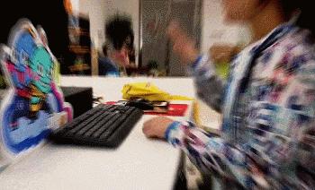 放屁怎么更响,怎么样可以把放屁声音调高