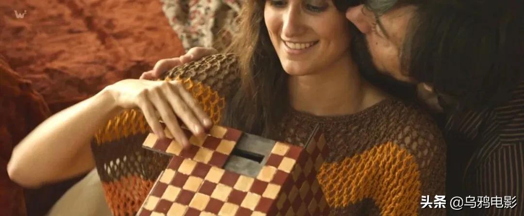 《婚姻连系》我给小三拍的裸照，差点被妻子看到...