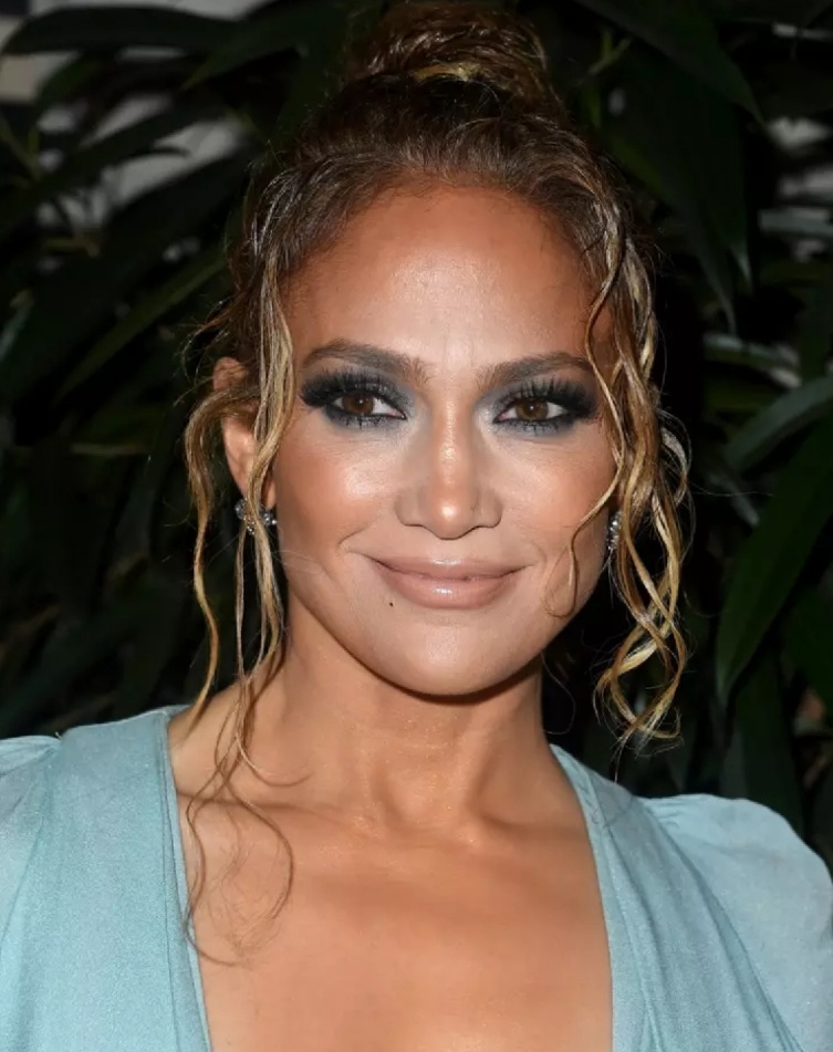 詹妮弗洛佩兹最新着装,詹妮弗洛佩兹惊艳亮相