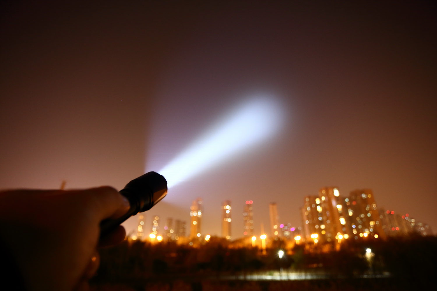 回归操作本质FENIXTK11TAC机械双模式战术电筒评测