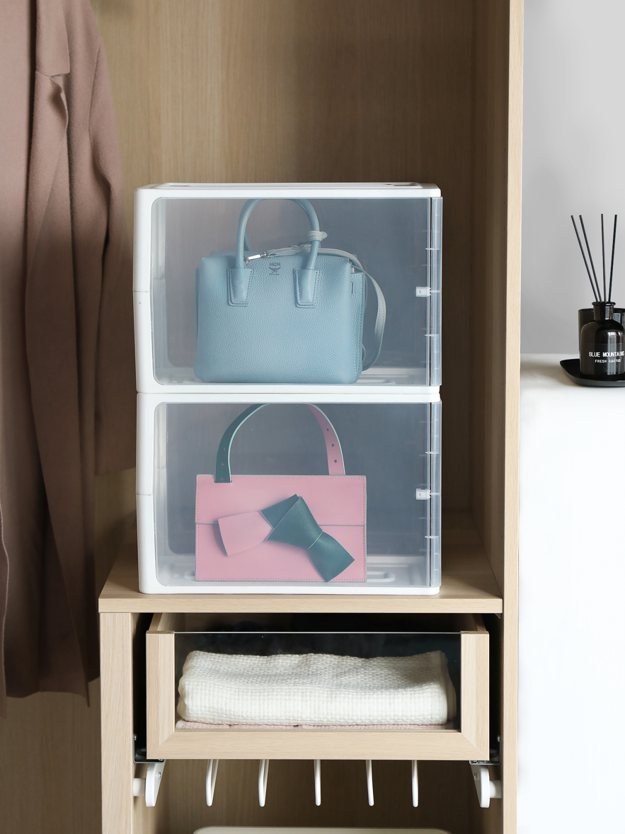 柜子衣服怎么收纳看着整齐,怎么收纳衣服一目了然