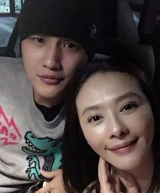 21年因为吸毒被抓的女艺人,16年因吸毒被抓的艺人发长文