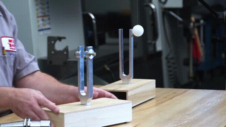 我国第一艘航母百科,中国第一艘航母有多大