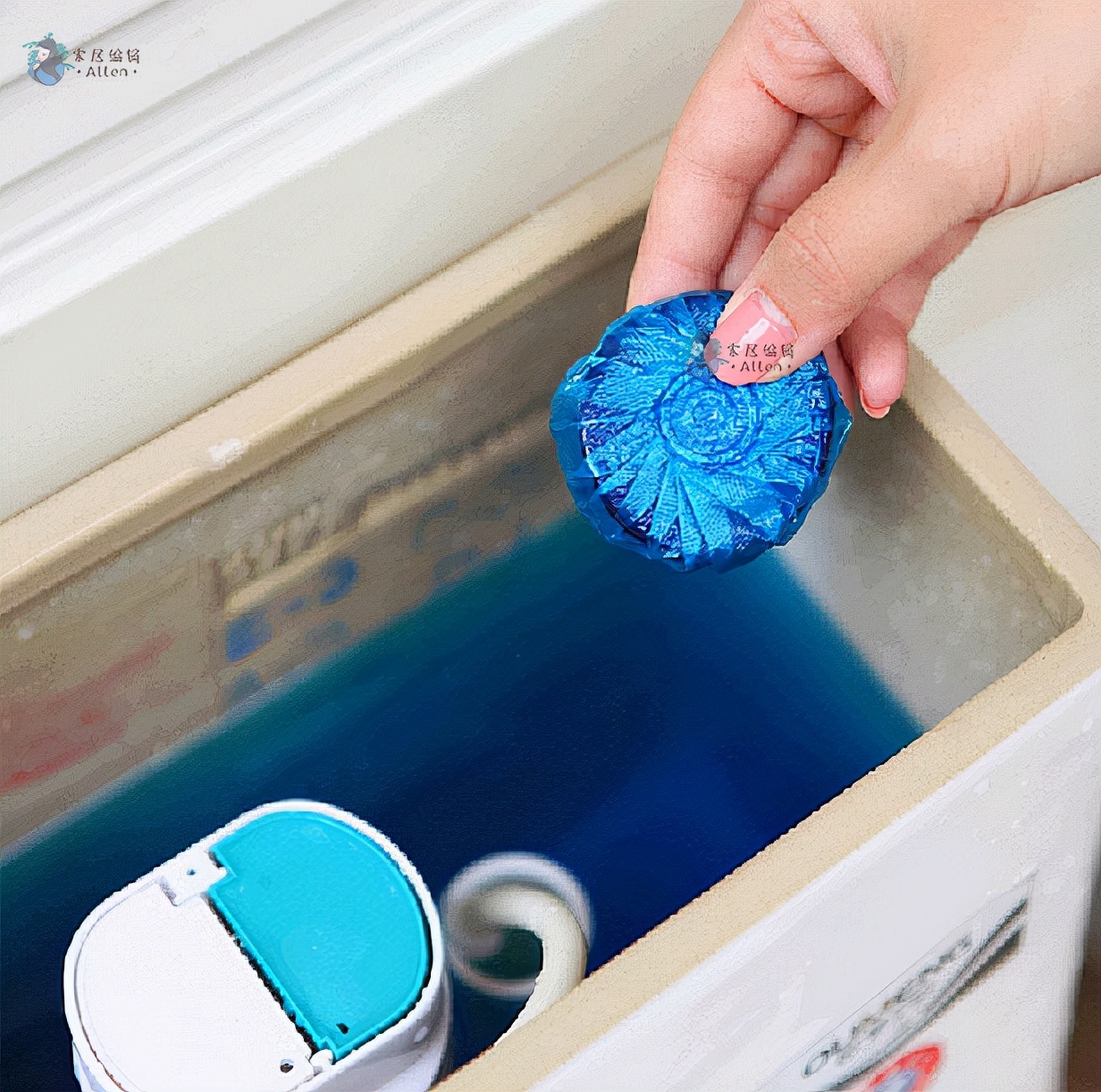 马桶放洁厕剂厨房自来水变成蓝色,马桶放蓝色洁厕宝后漏水