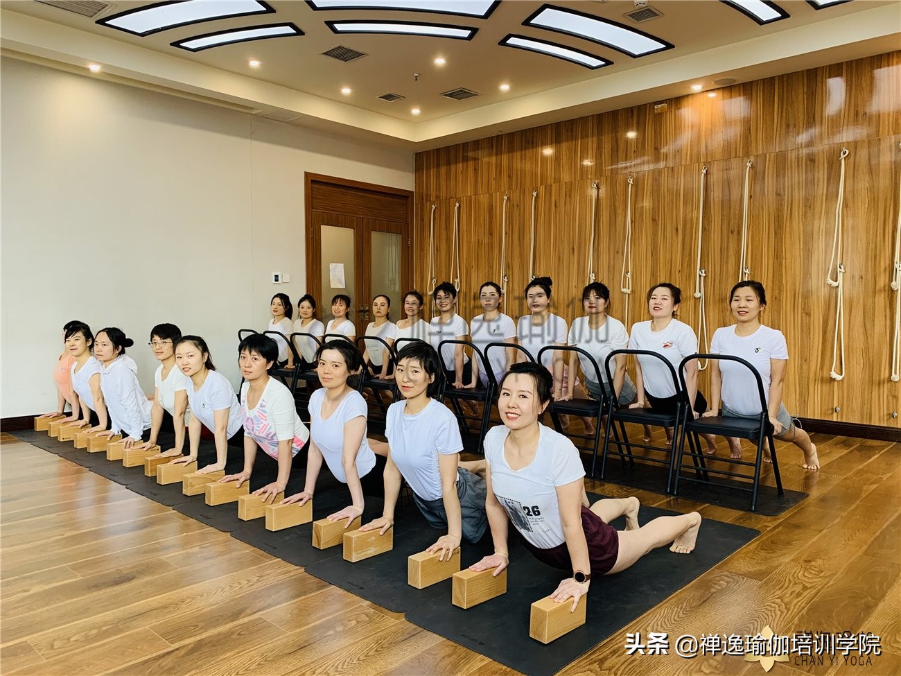 瑜伽教练培训需要什么资格呢,当瑜伽教练需要考证吗该怎么学习